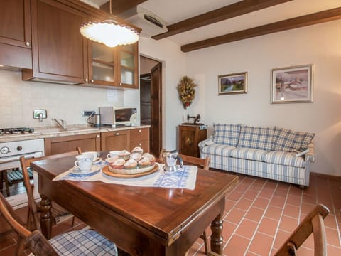 Room, Property, Furniture, Interior Design, Building, Table, Ceiling, Real Estate, House, Floor