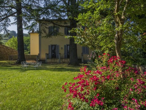 Vegetation, Tree, House, Property, Flower, Grass, Spring, Garden, Home, Plant