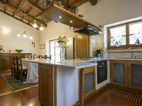 Countertop, Room, Furniture, Property, Cabinetry, Kitchen, Building, Interior Design, Ceiling, Floor