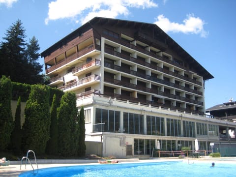 Indoor pool, a heated pool