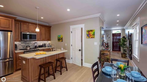 Plenty of room in the open kitchen...