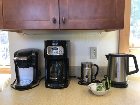 KEURIG, Cusinart for grained coffee, milk frother, tea kettle