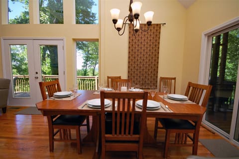 Dining table that can seat 8