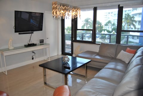 Living area | Smart TV, DVD player, table tennis