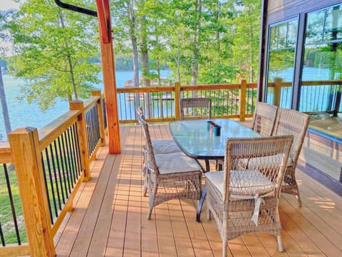 Covered Deck Dining Area with Ceiling Fan