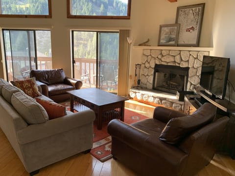 Spacious living room w/beautiful view of Diamond Peak & side view of Lake Tahoe