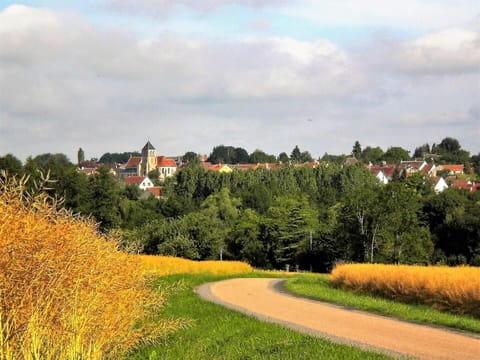 Villa Amélie Paris France.Village Beautheil-Saints 77120