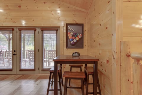 Game Room - Table Seating for 4