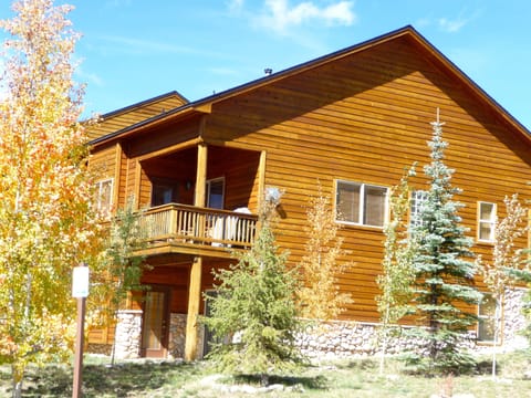 Dillon Moose Lodge rear view of upper deck and lower patio