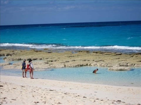 Beach nearby, sun loungers, beach towels