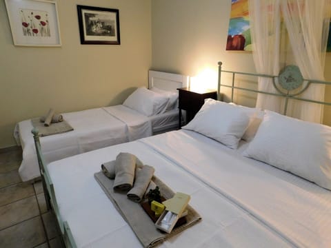 In-room safe, iron/ironing board, WiFi, bed sheets