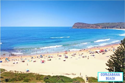 Beach nearby, sun loungers, beach towels