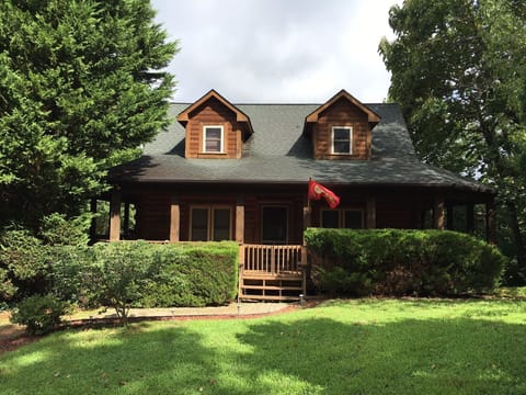 Silver Tree Cabin, rear decks with views and 3 sided cover porch for relaxing.