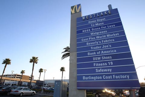 Stores list at Westlake Shopping Center