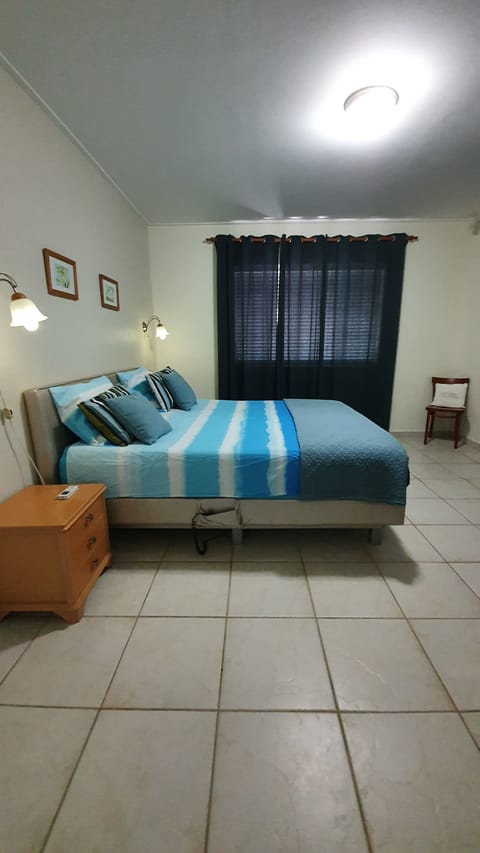 3 bedrooms, in-room safe, iron/ironing board, free WiFi