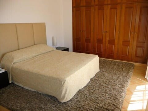 4 bedrooms, in-room safe, iron/ironing board, WiFi