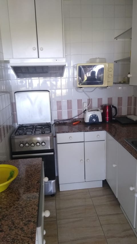 Fridge, microwave, oven, coffee/tea maker