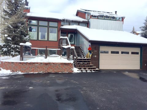 Fresh snow on Edelweiss - front entry