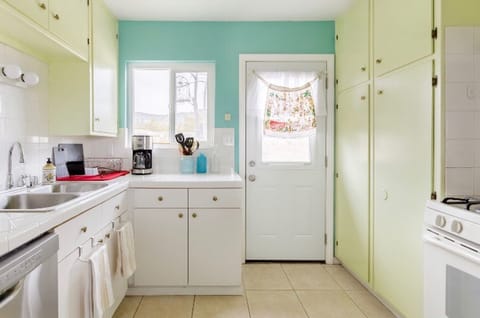 Fully stocked kitchen with gas oven/stove, & dishwasher