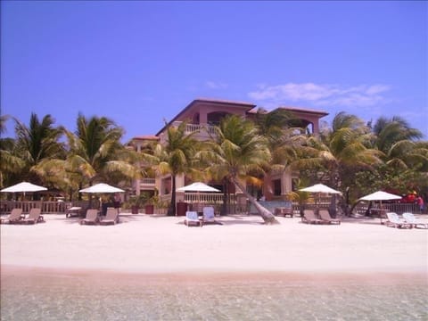 Beach nearby, sun loungers, beach towels