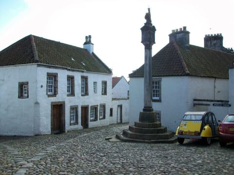 Culross Market Square