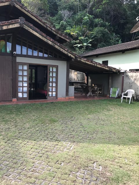 Haus 2suites, 100 Meter vom Strand von Maresias mit Grill house in São Sebastião