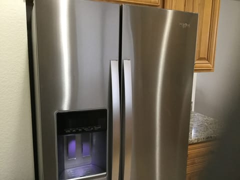 New Stainless Refrigerator with Front ice and water 
