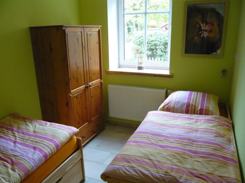 2 bedrooms, in-room safe, iron/ironing board, free WiFi