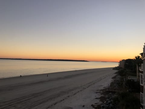 Panoramic sunset views from High Tide 