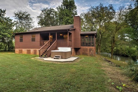 Ooltewah Vacation Rental | 2BR | 2BA | 1,300 Sq Ft | Step-Free Access w/ Ramp