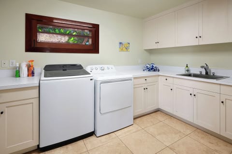 LOWER LEVEL LAUNDRY ROOM