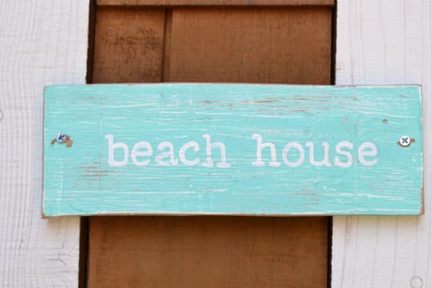 Welcome to our over 4000 square feet + home on 14th Ave near the Yacht Harbor!