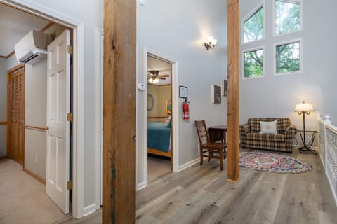 Upper level common area