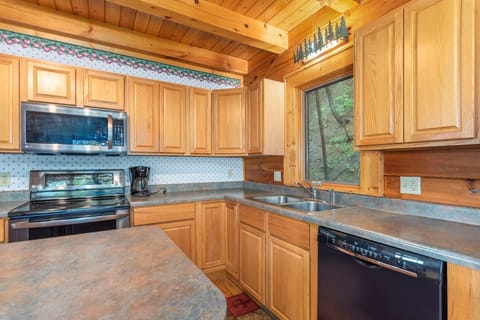 Laurel View Lodge Kitchen Interior