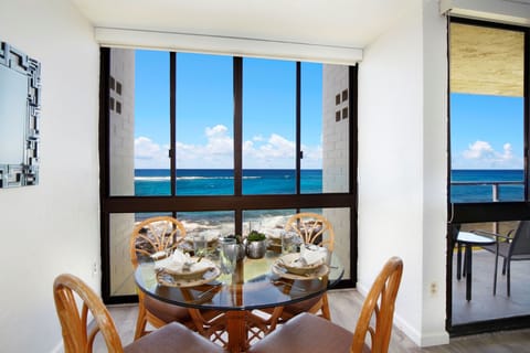 BEST TABLE IN POIPU!