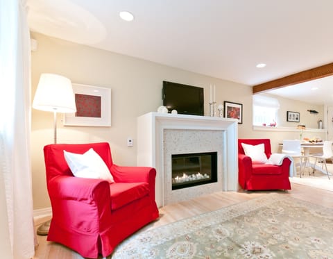 Living room with cozy gas fire place.
