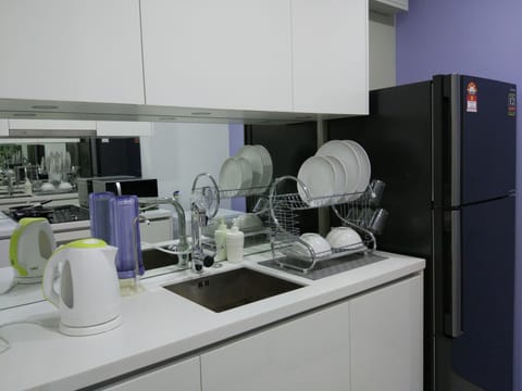 Fridge, oven, toaster, cookware/dishes/utensils