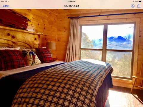 Premium bedding, iron/ironing board, travel crib, free WiFi