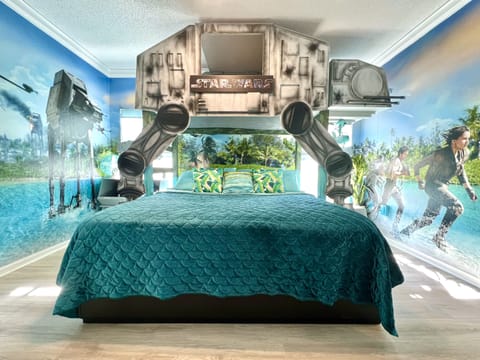 Star Wars Family Suite sleeps 5! King bed, twin bunk, futon, pack-n-play, bathrm