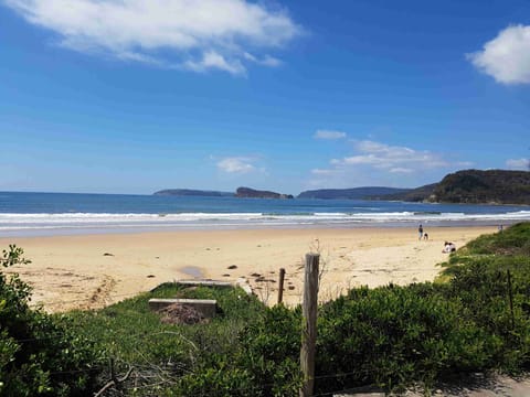 Beach nearby, sun loungers, beach towels