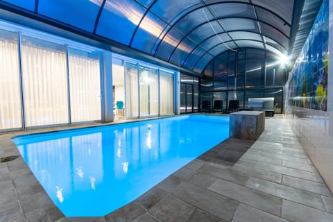 Indoor pool, outdoor pool