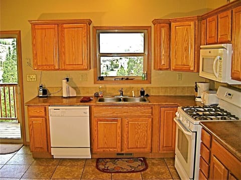 Nicely-equipped kitchen!  Ready for your home-cooked meals!