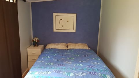 3 bedrooms, iron/ironing board, free WiFi, wheelchair access