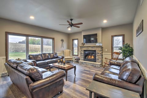 Living area | Flat-screen TV, fireplace, DVD player, foosball