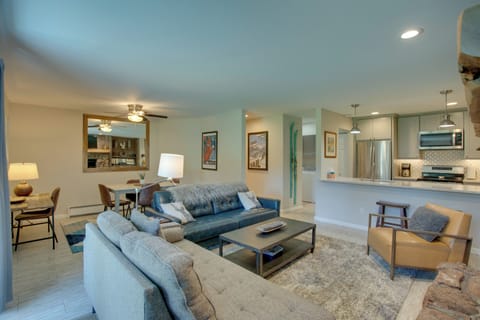 Living Room | Central Heating | Cable TV | Free WiFi | Books