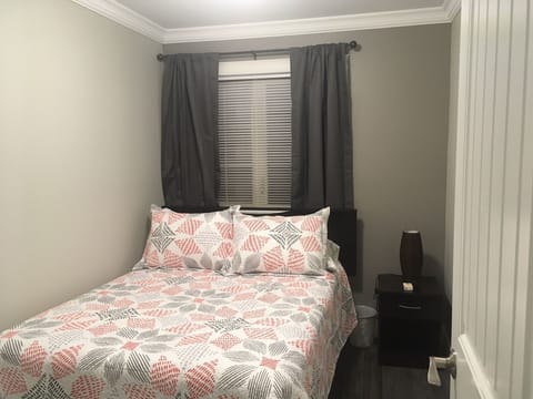 3 bedrooms, in-room safe, iron/ironing board, WiFi