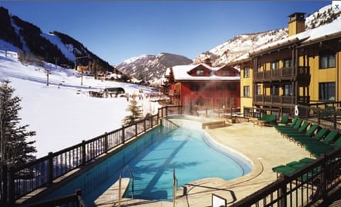 White river lodge pool.