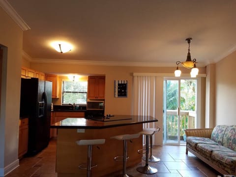 Private kitchen | Fridge, microwave, oven, stovetop