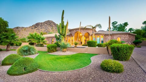 Gorgeous estate sitting near Mummy Mountain in sunny Paradise Valley, AZ