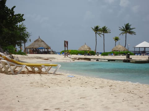 Beach nearby, sun loungers, beach towels